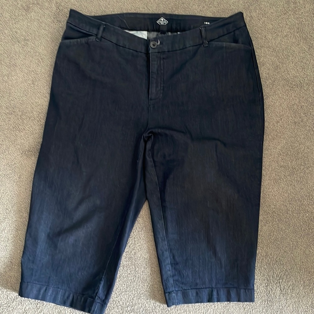 St. John’s Bay Capri Jeans